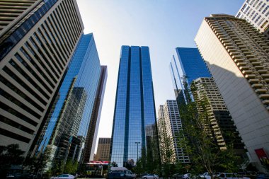 Calgary 'nin şehir merkezindeki gökdelenler manzaralı. - Kanada