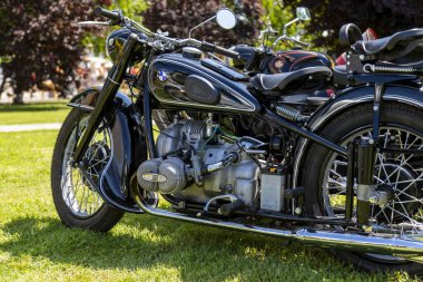 Kiskunlachaza Macaristan 12 Haziran 2019: Vintage BMW motosikleti vintage araç fuarında çok iyi durumda.