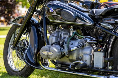 Kiskunlachaza Macaristan 12 Haziran 2019: Vintage BMW motosikleti vintage araç fuarında çok iyi durumda.