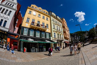 Karlovy Vary, Çek Cumhuriyeti 24 Ağustos 2019: Batı Bohemya 'da ünlü bir şehir. Sadece mimari değil, şehrin sağlık kaplıcaları da.. 