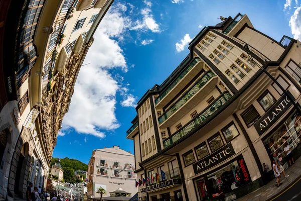 2019年8月24日 捷克共和国卡洛维 Karlovy Vary 波希米亚西部著名城市 不仅仅是城市的建筑 还有温泉 — 图库照片