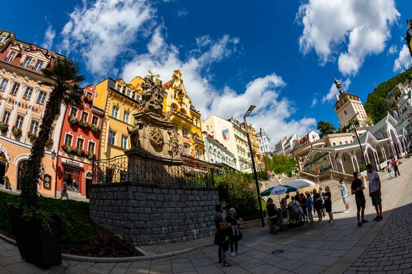 2019年8月24日 捷克共和国卡洛维 Karlovy Vary 波希米亚西部著名城市 不仅仅是城市的建筑 还有温泉 — 图库照片