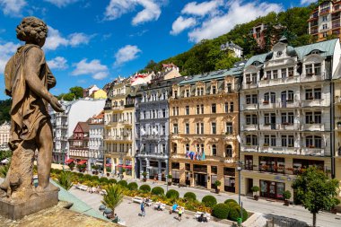 Karlovy Vary, Çek Cumhuriyeti 24 Ağustos 2019: Batı Bohemya 'da ünlü bir şehir. Sadece mimari değil, şehrin sağlık kaplıcaları da.. 