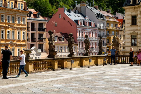 2019年8月24日 捷克共和国卡洛维 Karlovy Vary 波希米亚西部著名城市 不仅仅是城市的建筑 还有温泉 — 图库照片