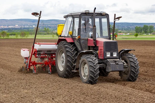 Hungary Somewhere Rural May 2020 Farmer Tractor Plant Seeds Soil — 图库照片