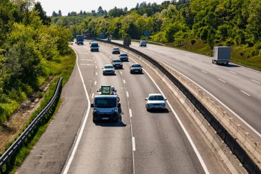 Macaristan - 22 Mayıs 2020 'de Budapeşte yakınlarında: Hava manzarası - bir üstgeçitten - 3.. 