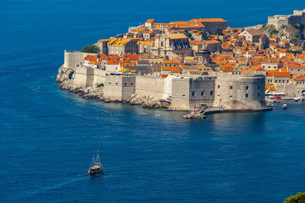 Dubrovnik Kroatië Panoramisch Uitzicht Vanaf Helling Van Haven Omliggende Heuvels — Stockfoto