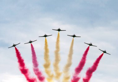 Hava gösterisinde akrobatik takım