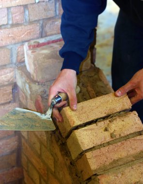 Tuğla döşeme stajyer