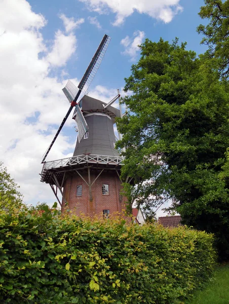 Moinho de vento alemão pitoresco — Fotografia de Stock