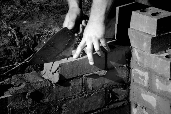 Bricklayer at work — Stock Photo, Image