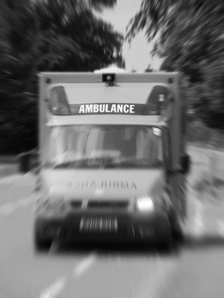 Emergency ambulance in action — Stock Photo, Image