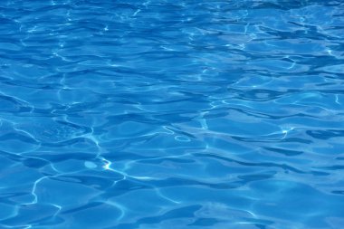 havuzda su ripples