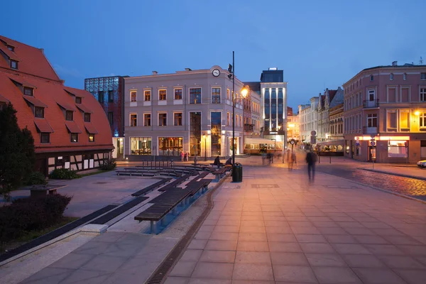 Staden i Bydgoszcz i Polen nattetid — Stockfoto