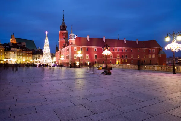 Королевский замок ночью в Варшаве — стоковое фото