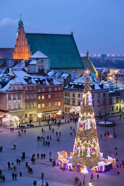 Gamla torget på natten i Warszawa — Stockfoto