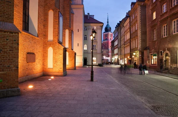 Ciudad vieja de Varsovia de noche en Polonia —  Fotos de Stock