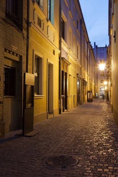 Narrow Street nel centro storico di Breslavia in Polonia — Foto Stock