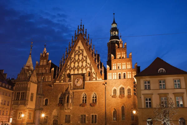 Breslauer Altes Rathaus bei Nacht — Stockfoto