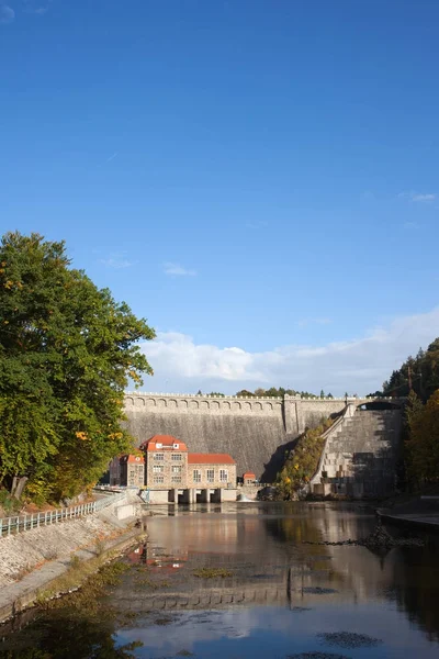 Presa de Pilchowice en el río Bobr en Polonia — Foto de Stock