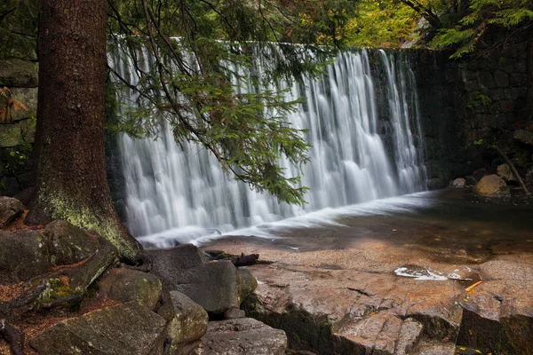 Wilder Wasserfall im Karpacz — Stockfoto