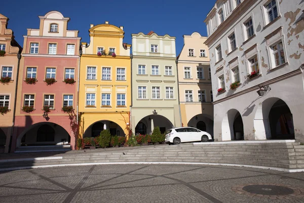 Gamla stan hus i Jelenia Gora stad i Polen — Stockfoto