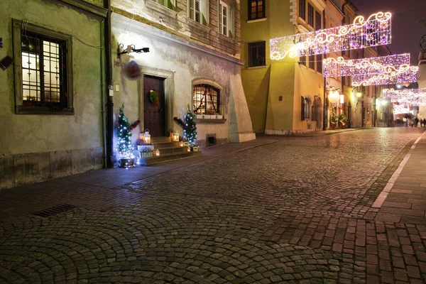 Gata i gamla stan i Warszawa by Night — Stockfoto