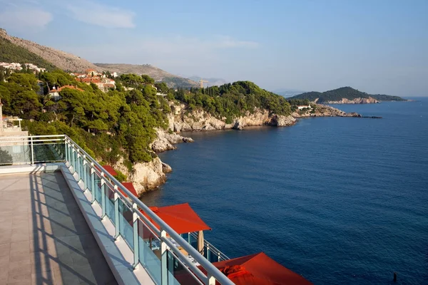 Береговая линия Дубровника на Адриатическом море в Хорватии — стоковое фото
