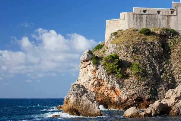 Fort Lovrijenac on High Cliff in Dubrovnik — Stock Photo, Image