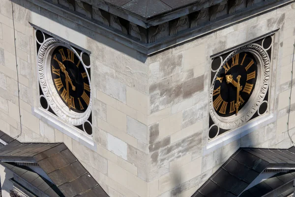 Clocks on St Stephen Basilica Tower in Budapest — Stock Photo, Image