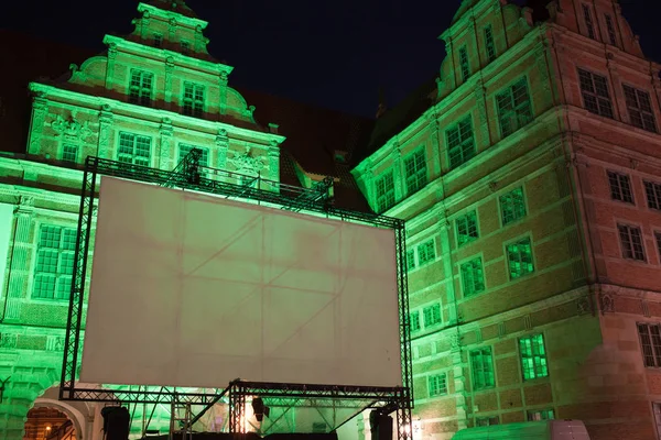 Ekran duży odkryty filmowy w nocy — Zdjęcie stockowe