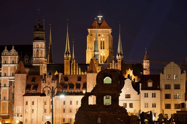 Gdansk óvárosának régi város Skyline éjjel — Stock Fotó