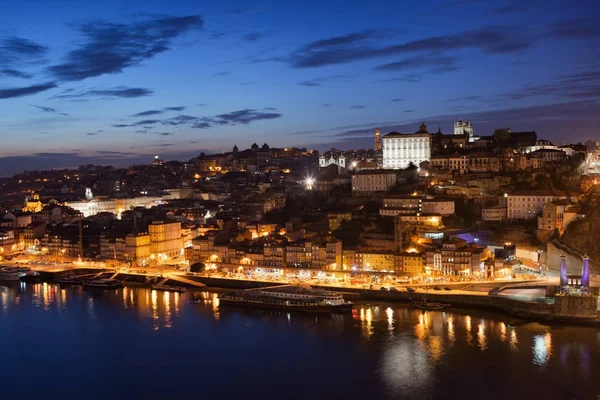 Ciudad de Oporto Noche Paisaje urbano en Portugal — Foto de Stock