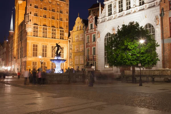 Långa marknaden i Gdansk gamla stan nattetid — Stockfoto