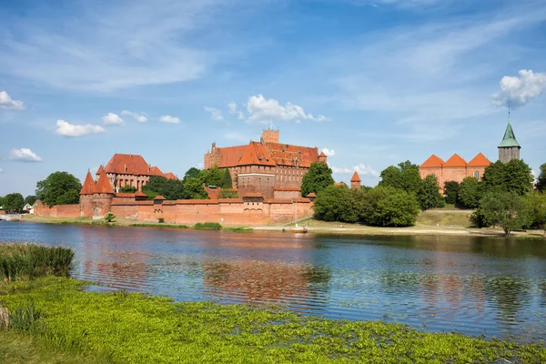 Burg Malbork am Fluss Nogat — Stockfoto