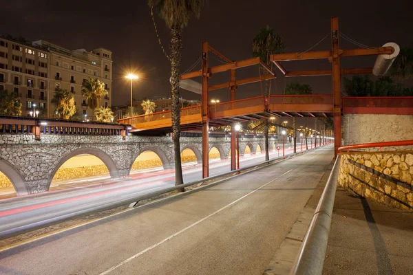 Ronda Litoral Freeway på natten i Barcelona — Stockfoto