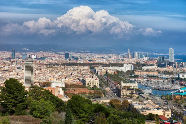 Мальовничий міський пейзаж Барселони — стокове фото