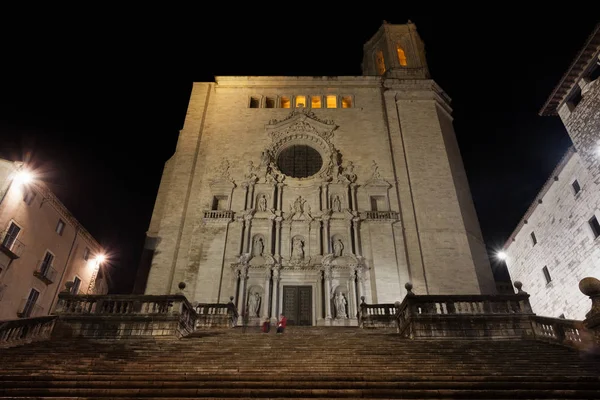 Girona-Kathedrale bei Nacht — Stockfoto