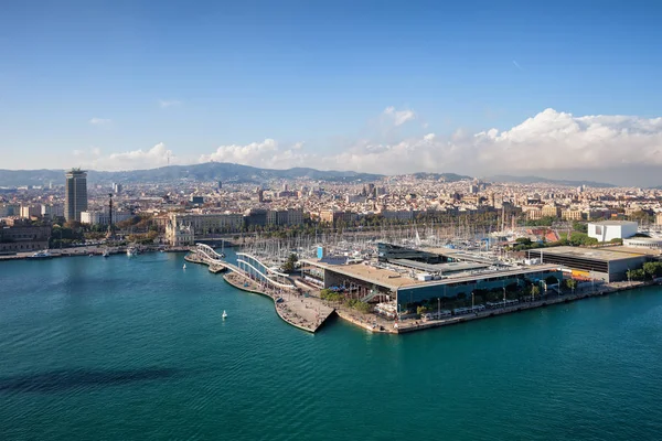 Barcelona Stadt Luftaufnahme vom Meer aus — Stockfoto