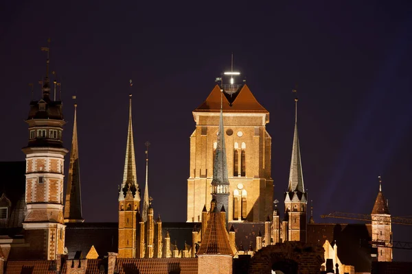 Arquitetura gótica da Basílica de Santa Maria em Gdansk — Fotografia de Stock