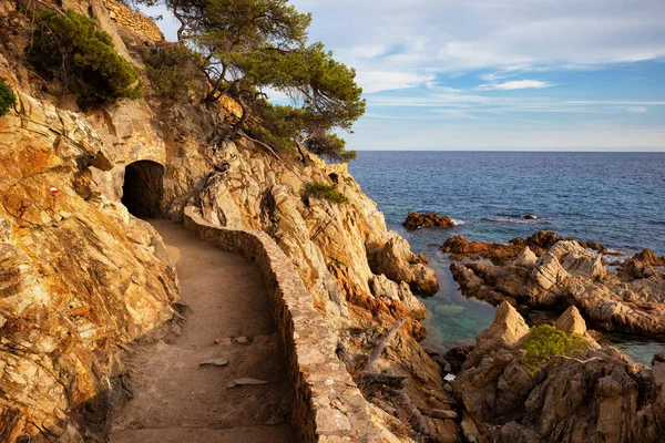 Sentier du bord de mer Costa Brava en Espagne — Photo