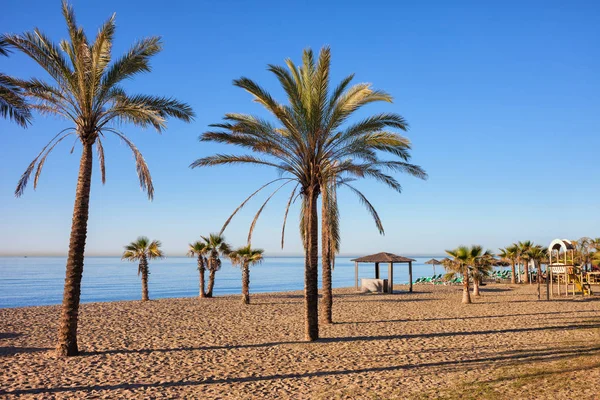 Praia em Marbella na Costa del Sol em Espanha — Fotografia de Stock