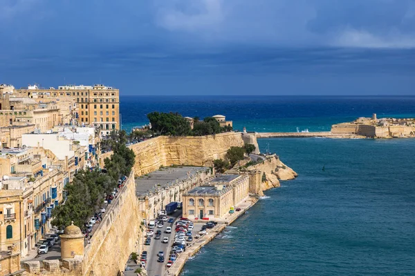 Валлей-Сити и Большая гавань на Мальте — стоковое фото