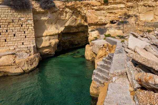 Havsgrotta i Sliema Malta — Stockfoto