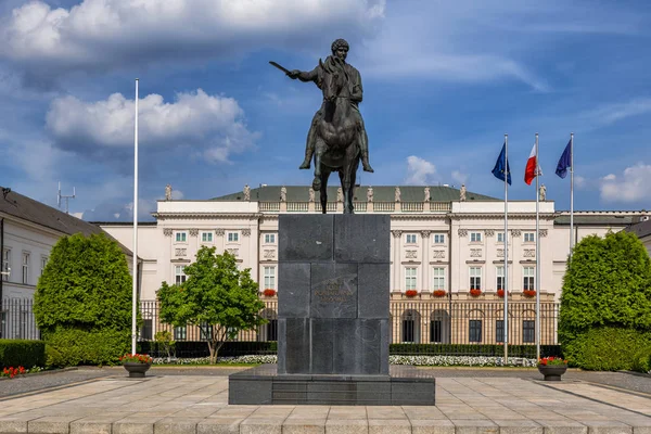 Prezidentský palác ve městě Varšava — Stock fotografie