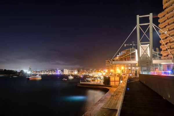 Променад города Слима ночью на Мальте — стоковое фото