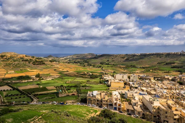 Територія острова Ґозі і місто Вікторія на Мальті — стокове фото