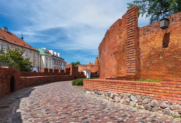 Cobblestone Sikátor Mentén Városfalak Varsó Óváros Lengyelországban — Stock Fotó