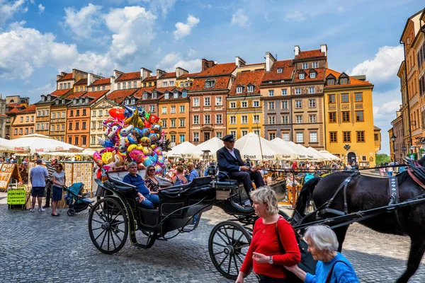 Varsovia Polonia Mayo 2019 Personas Animada Plaza Del Mercado Ciudad — Foto de Stock