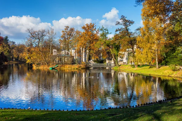 Autumn Scenery Lake Lazienki Park City Warsaw Poland — Stock Photo, Image